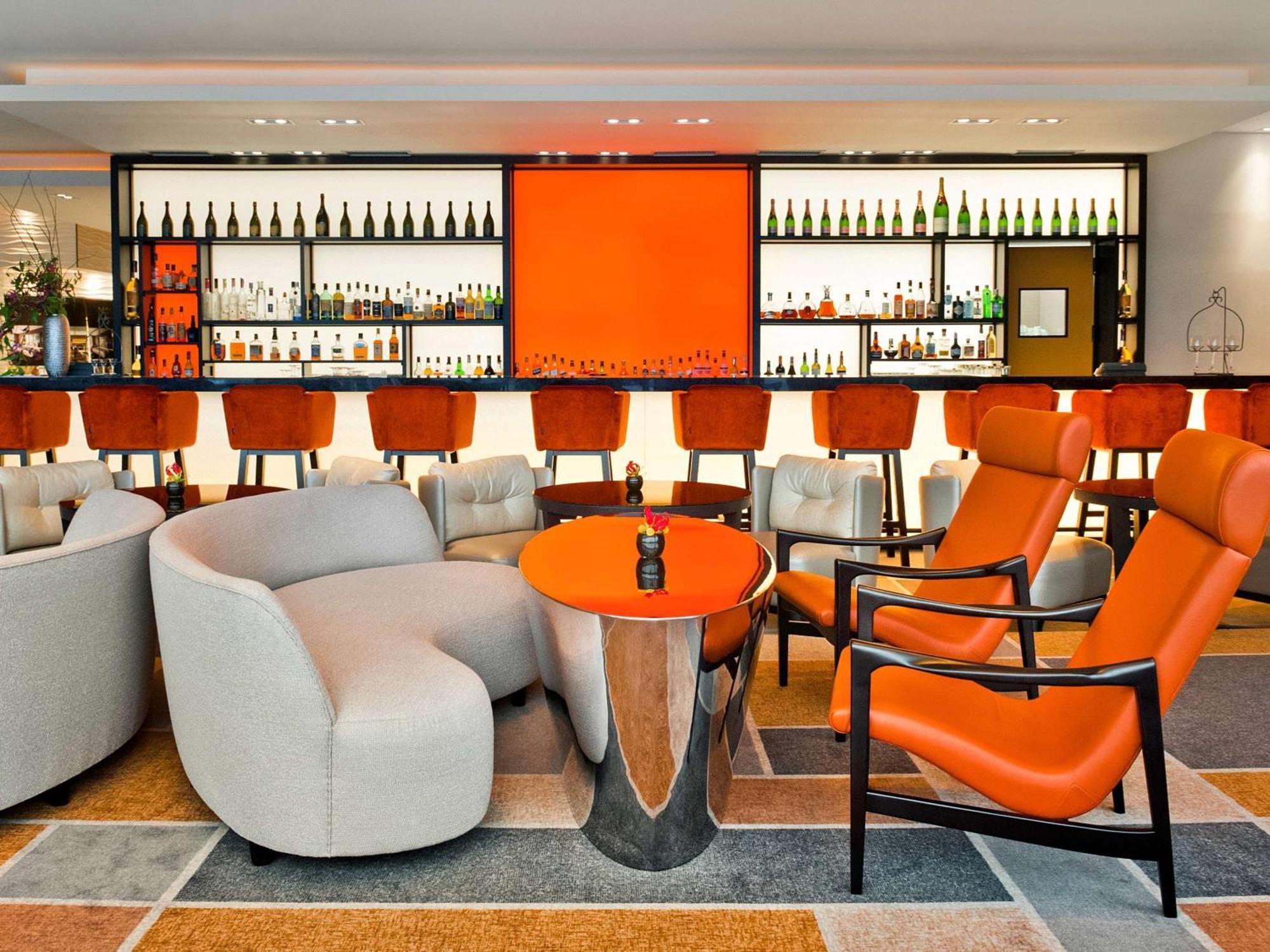 Sofitel Warsaw Victoria Ξενοδοχείο Εξωτερικό φωτογραφία The bar at the Mandarin Oriental, Munich